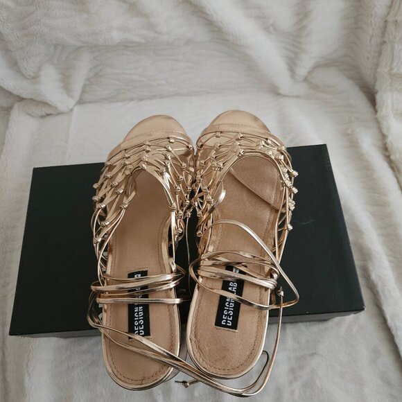 Shoes - Picture 1 of 2